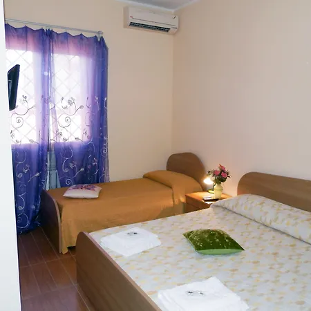 Luana Bed & Breakfast 3*