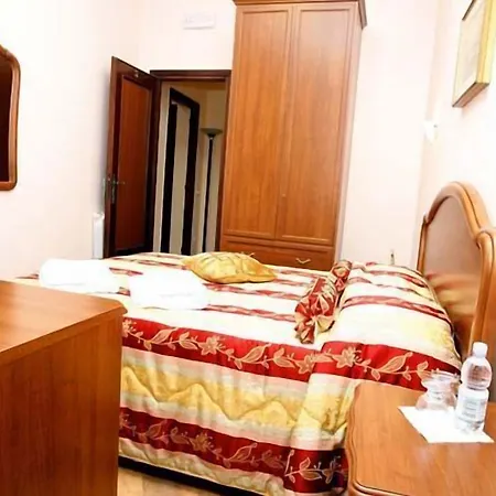 Luana 3* Fiumicino